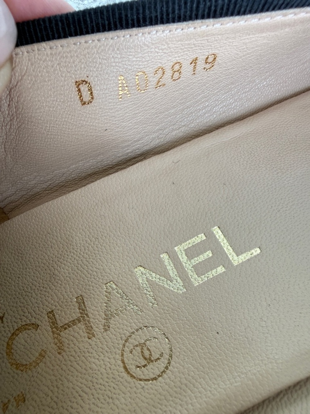 CHANEL Black Leather Cap-Toe Ballet Flats with Logo - Picture 7 of 10